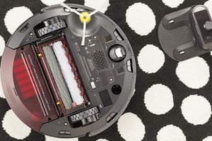 Уход за роботом-пылесосом: iRobot Roomba
